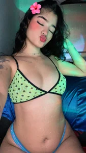 charlotte_9999 💚💚💚 Pic 4