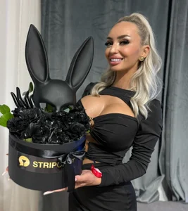 BambiKayyy I don’t ask for attention. I take it👑 Pic