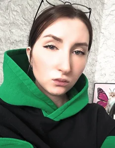 AmiraStanden Public Foto 7