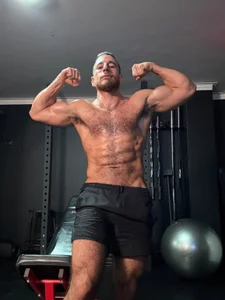 Sweaty and training💪 od _adamcoper_  8 snímek