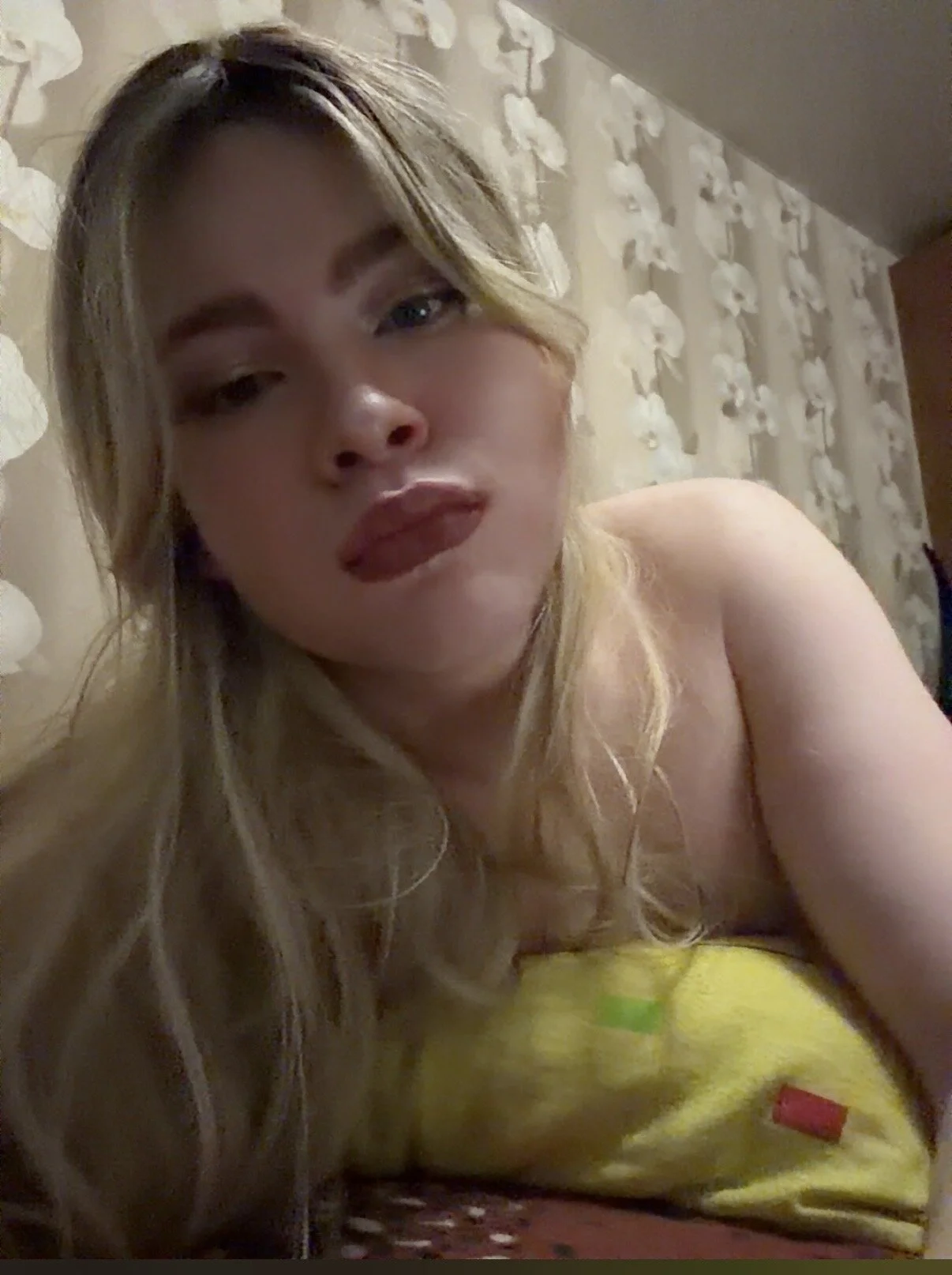 BettySapphire Be wet from your queen👑 - {count, plural, one {תמונה אחת} two {שתי תמונות} many {# תמונות} other {# תמונות}}