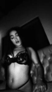 Sofi_leonn black and white🖤🤍. Foto 2