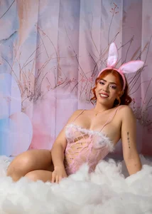 emyli_sw_ Come get your prize 🐰🍫 Pic