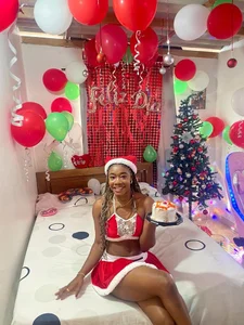 _yisela_ navidad টি ছবি