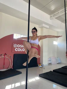 pole dance lover od Lia_flowers  3 snímek