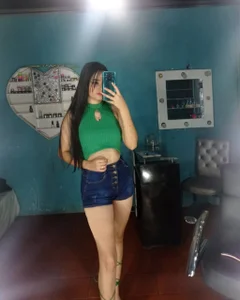 Salome_Rivas_ hELLO Pic