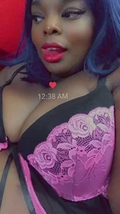 BlackVelvetxx29 Public Pic 4