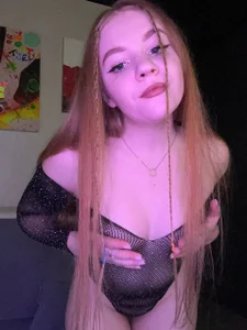 Alice_berry Public Pic 5