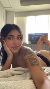 DaphneUwu 🤤 Pic 3
