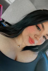 Curvyhot1315 Public Pic 6