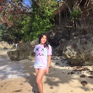 MoaningKylie Come Beach With Me Gambar