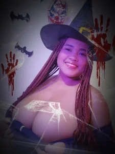 PlacerTallaXXXのA very hot little witchの 4枚の写真