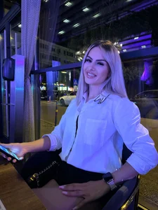 TiffanyMaze relaxing weekend Immagine  3