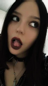 ChelseaAnness Public Pic 2