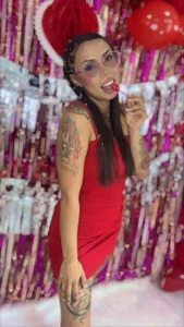zoe_cute2 with red dress 🔥.  2টি ছবি