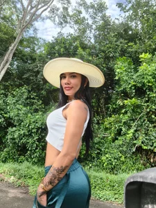 juliane_sweer1 Green💚🌲 Pic 7