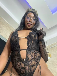 YallianaBrooks: Your queen 👑 ( фото)