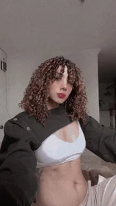 LioraVelvetC I’m glowing for you, love 💕 I’m live now from 8:30 AM to 3:30 PM (Colombia) just waiting to spoil y Εικόνα