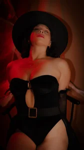 aria_laurent_ Trick or treat? You choose. Εικόνα 2
