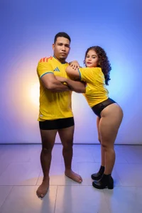 LucasandSasha COL2 টি ছবি