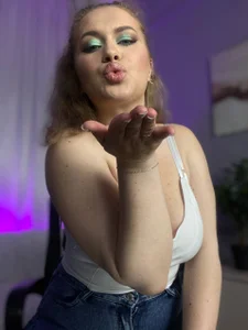 Zdjęcia Margot_Ocean My boobs are like cheese balls. All want to eat them:  4