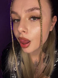 Zdjęcia AngelicaHollywood You haven't seen me in this yet 🐈‍⬛:  3