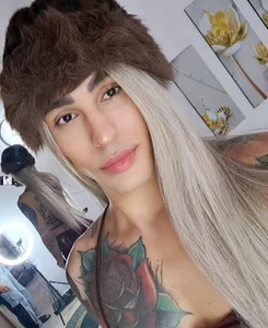 Barbie_Alanna Public Pic 5