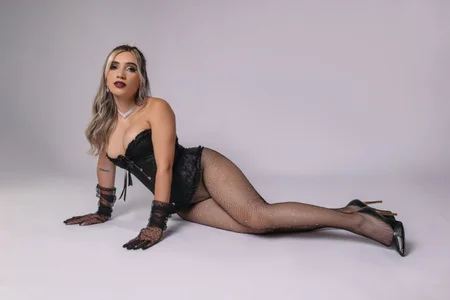 Sexy Blonde in Black🖤 od Tania_Diaz_  4 snímek