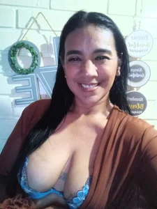 Mia-Velasquez hello im Mia  3টি ছবি