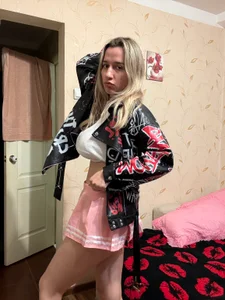 MaryBennetts Tits are like two quiet waves before a storm รูป  6