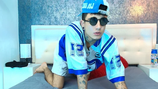 Patrick_Rango SMILE IS SOMETHING THAT IS IN ME 圖片 4