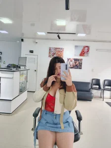 Kesha_t18 Public Pic 4