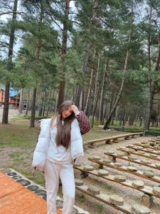 Mira_Blow Public Pic 5