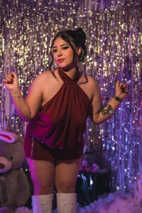 Maaiitee Under the Mistletoe ✨💋🌲 Pic 7