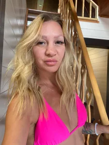 Bellissa_ Pink swimsuit🎀😍 Pic