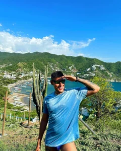 me de Aaron_bazz2  Imagens