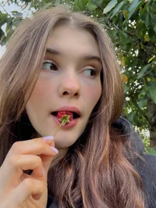 Zoe_Vee My August! Immagine  5