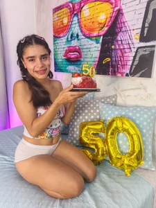 lissbrown 50mil happy followers Pic 3