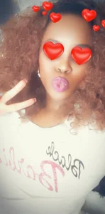 SimoneSavage Lips Pic 2