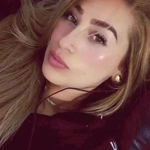 Victoria_hunts Public Pic 3