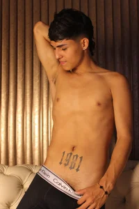 Ethan_Jamees: SEXY BODY ( 2 фото)