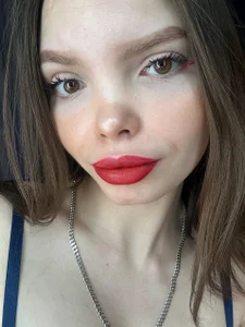 Whispers of Desire od Curvy_Dynamite_  2 snímek