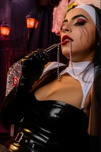 MiiaaMoonroee Hell also has its fallen angels 👁️🔥 Foto