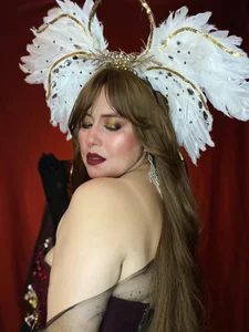 lindsay_taylorjoy Alternative Valentine's Day. Divine love.💖✨🔥 Foto 6