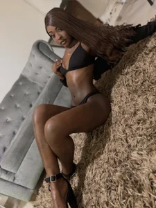 Nahomi-Hill “Dark beauty, for your eyes only 👀” Billede 2