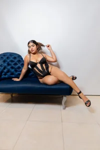 AlanaVelascos I AM EVERYTHING slika 4