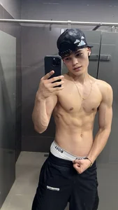 GYM BOY od Max_cortes1  7 snímek