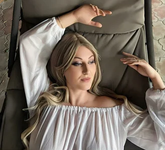 Kindsexygirl Public Pic 2