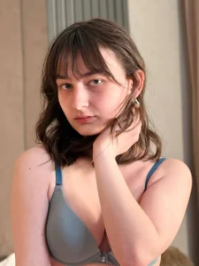 Shy Lola🎀 od LolaPrise  5 snímek