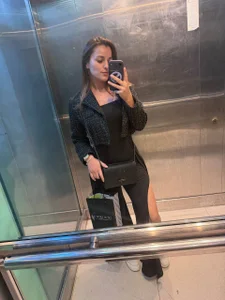 FreyaHeart Elevator Selfies🥳 Pic 5
